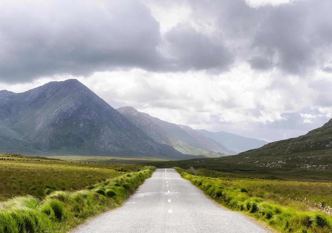 Lough Inagh Lodge Hotel Recess Екстериор снимка